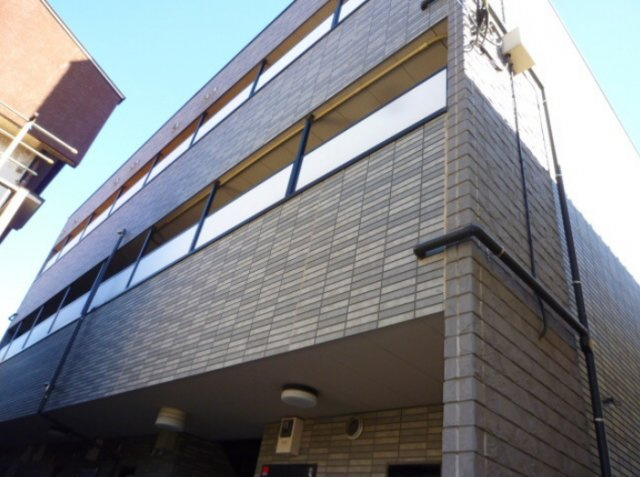 アンプルール フェール コートの外観