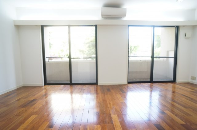 宝塚グリーンハイツ６号館の居間・リビング|参考、同建物・同間取りの号室