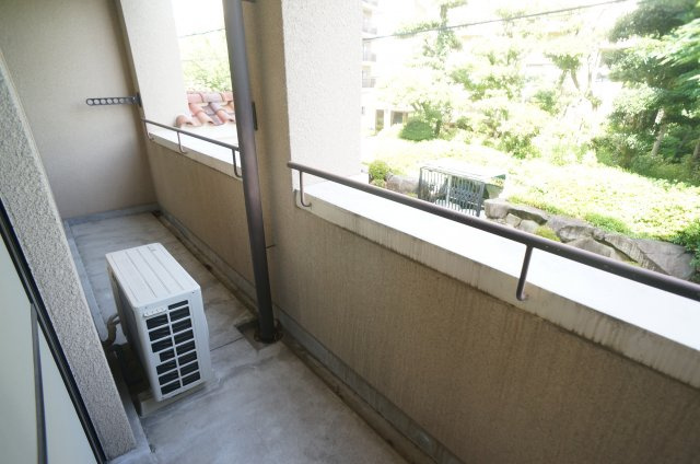 宝塚グリーンハイツ６号館のバルコニー|参考、同建物・同間取りの号室