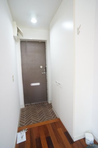 宝塚グリーンハイツ６号館の玄関|参考、同建物・同間取りの号室