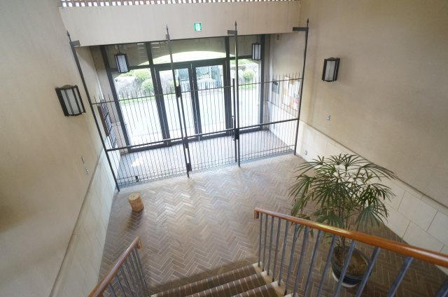 宝塚グリーンハイツ６号館のロビー