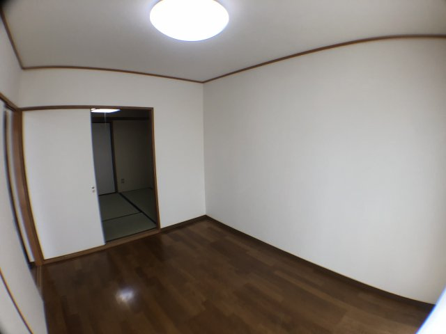 アーバン208の洋室