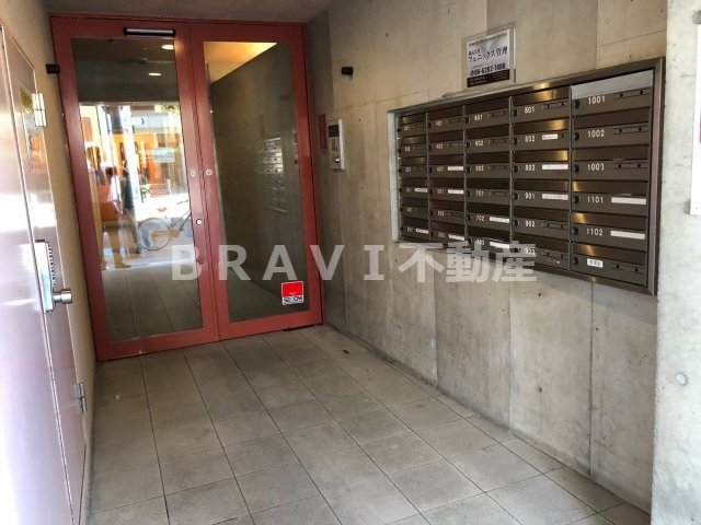 アプリコ　BRAVI不動産のエントランス|【アプリコ】毎日通るエントランスはこのようになっています