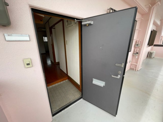 【玄関】 | コーポＴＹ | ※退去前の為、写真と現状が異なる場合がございます