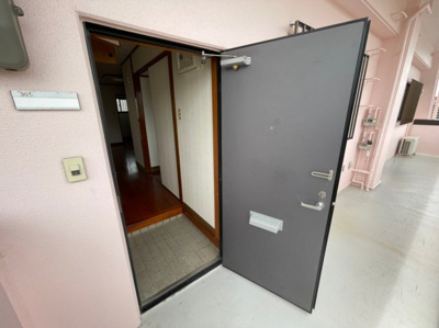 【玄関】 | コーポＴＹ | ※退去前の為、写真と現状が異なる場合がございます