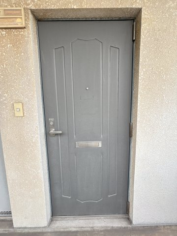 マンション新町の玄関