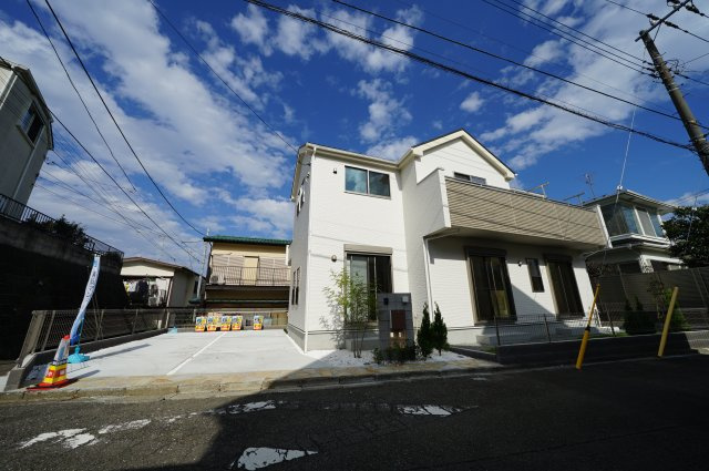 保土ヶ谷区上菅田町 新築戸建の外観|相鉄線「西谷」駅から徒歩圏内の立地です。