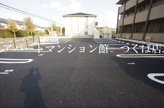 【駐車場】
