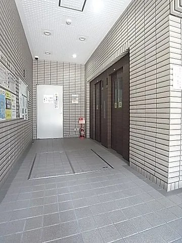 中山手コーポのロビー