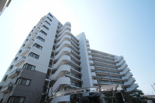 アクシス光ヶ丘１号棟の外観