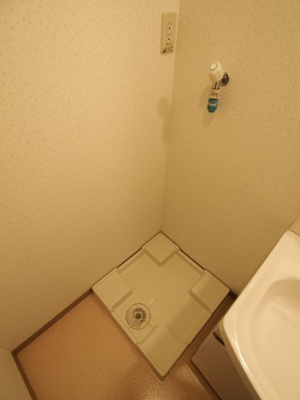 【設備】 | フジパレス草尾 | 室内洗濯機置場