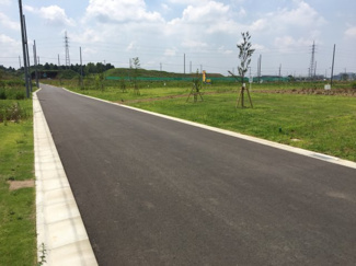 【前面道路含む現地写真】