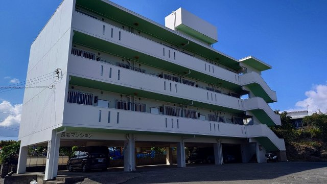島尻郡八重瀬町字長毛のアパートの外観