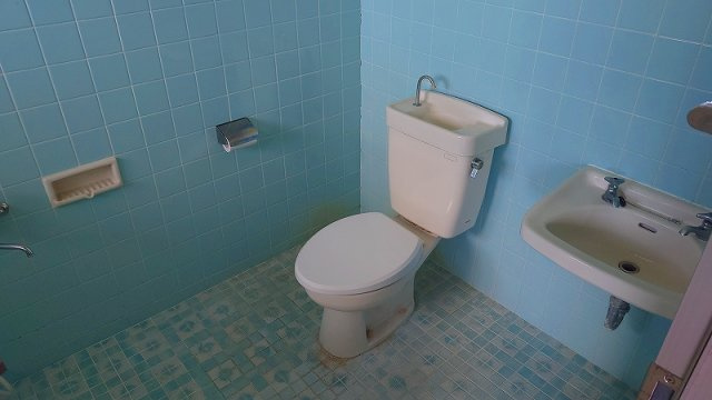 島尻郡八重瀬町字長毛のアパートのトイレ