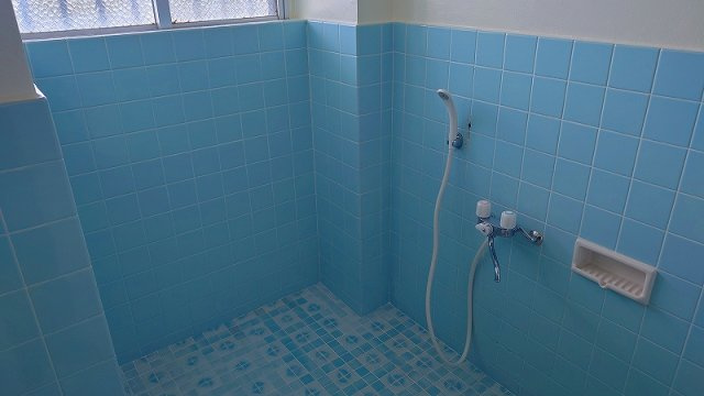 島尻郡八重瀬町字長毛のアパートのシャワールーム