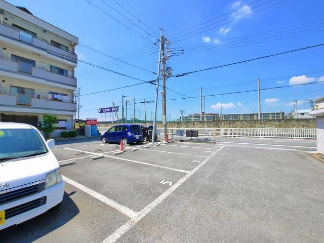 登シャッター倉庫の外観