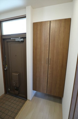 大林マンションの玄関