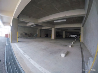 【駐車場】