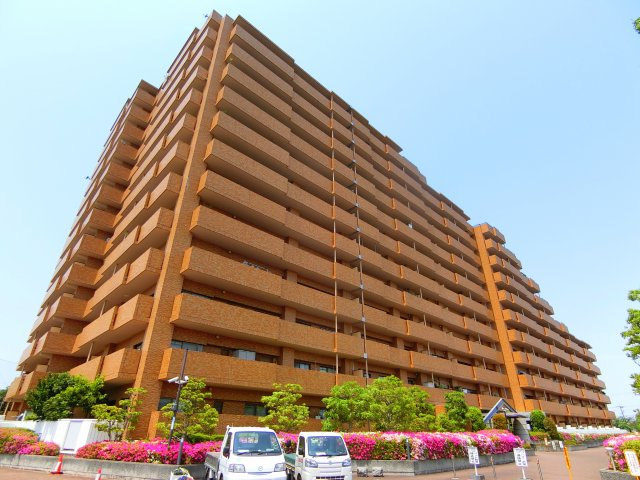 ライオンズマンション金剛の外観