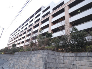 【外観】 | 東急東横線「綱島」駅バス10分「駒岡十字路」停徒歩3分！JR横須賀線「新川崎」駅バス9分「鷹野大橋」停徒歩4分
