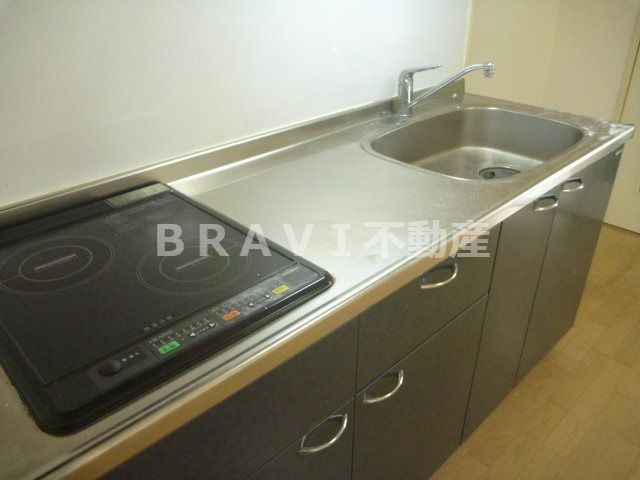 ベルシモンズ谷町　BRAVI不動産のキッチン|【ベルシモンズ谷町】コンパクトなキッチンで掃除もラクラク