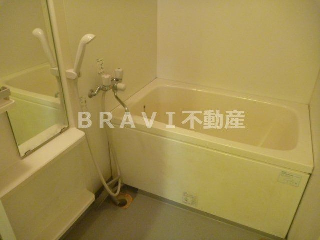 ベルシモンズ谷町　BRAVI不動産の浴室|【ベルシモンズ谷町】きれいなお風呂です