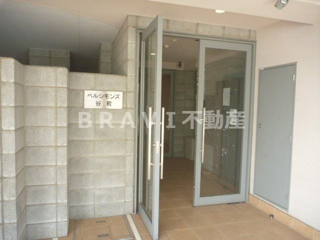 ベルシモンズ谷町　BRAVI不動産のエントランス|【ベルシモンズ谷町】毎日通るエントランスはこのようになっています