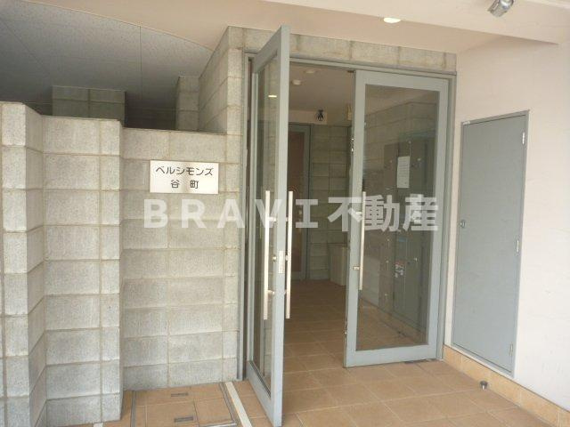 ベルシモンズ谷町　BRAVI不動産のエントランス|【ベルシモンズ谷町】毎日通るエントランスはこのようになっています