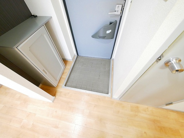 ハイツリバティ東九条の玄関|ゆったりとした玄関です