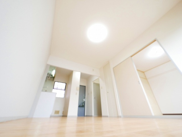 ハイツリバティ東九条の居間・リビング|ゆったり過ごせる居間です