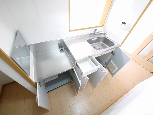 アルトピアーノのキッチン|冷蔵庫などしっかり置けるキッチンです