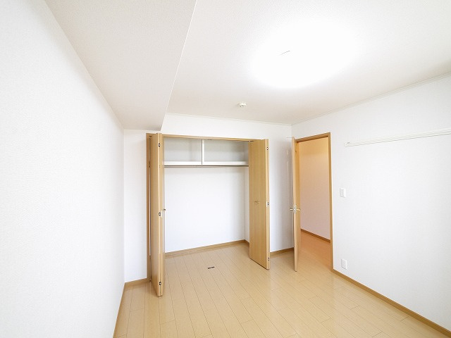 アルトピアーノの洋室|ゆったりとした玄関です