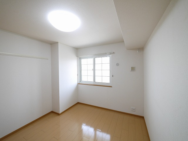 アルトピアーノの洋室|バルコニー付きです