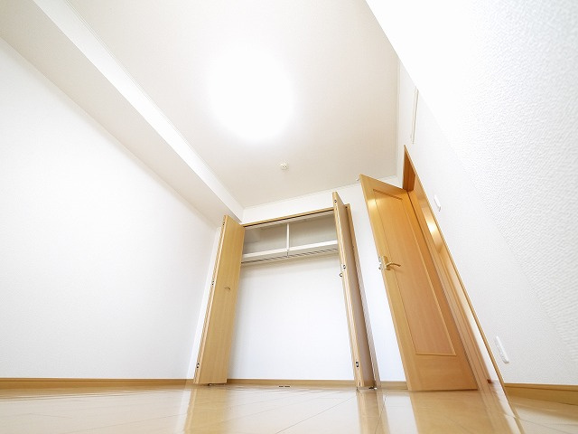 アルトピアーノの洋室|安心のモニターホン付きです