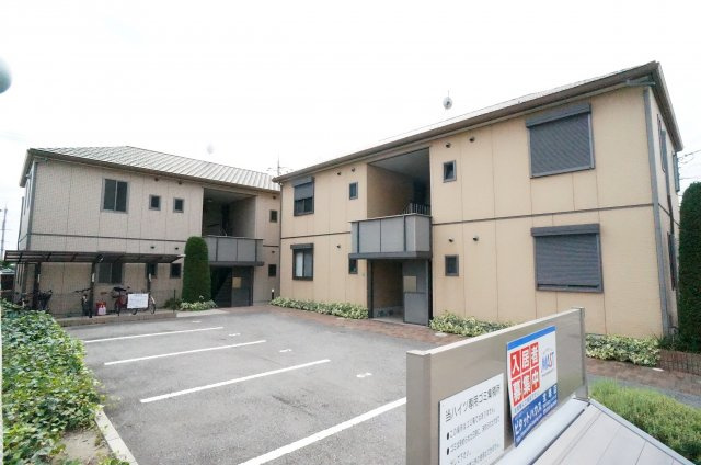 ディアス中山Ａ棟の外観