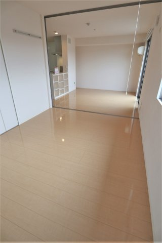 シャルムサール　B棟の居間・リビング