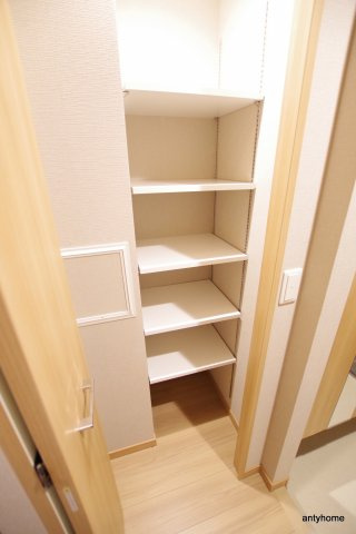 PONTE　CIELO　仲介手数料無料の玄関