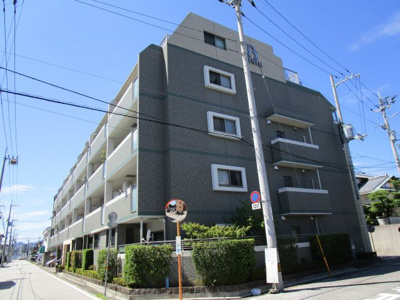 【外観】 | ビ・ウェル和泉町 | ＪＲ高知駅より徒歩10分の静かな住宅街にあります。