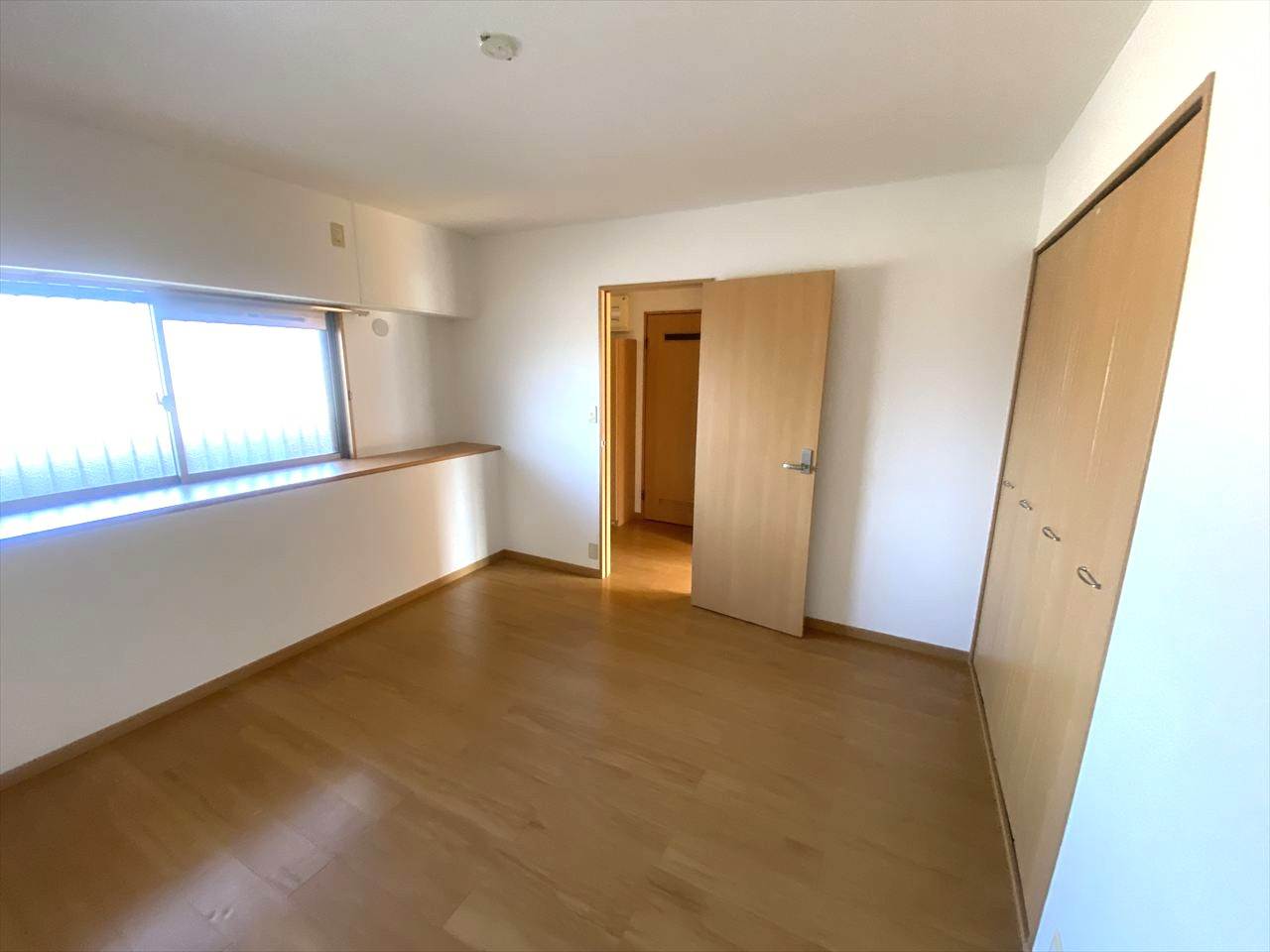 クイーンズ・コートの洋室