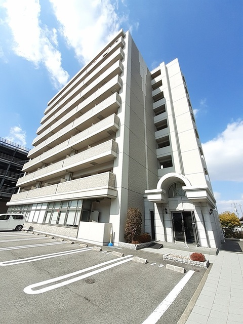 クイーンズ・コート