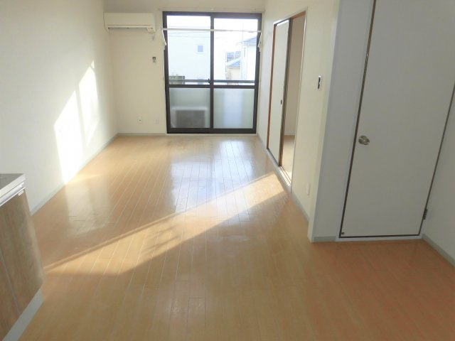 KUWA　HOUSEの居間・リビング