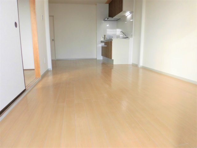 KUWA　HOUSEの居間・リビング