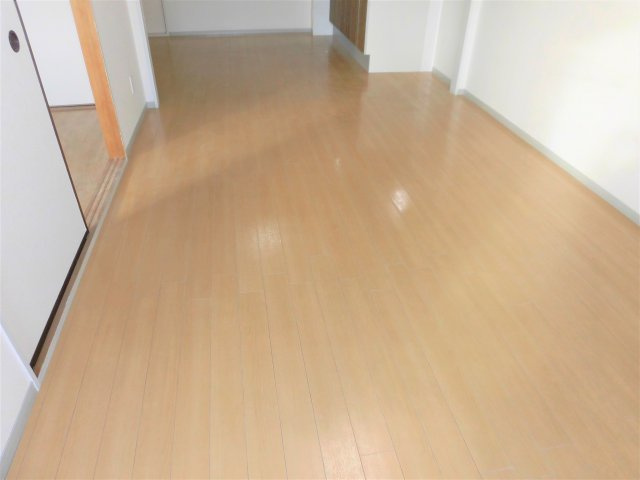 KUWA　HOUSEの居間・リビング