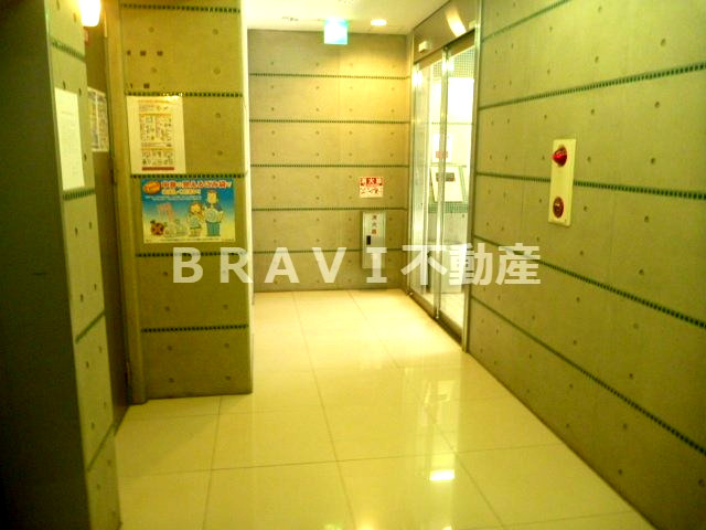 アフィット天満橋　BRAVI不動産のロビー|【アフィット天満橋】清潔なロビーです