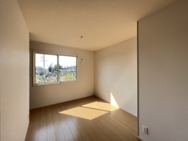 ヒル・高平の洋室|南洋室5.6帖