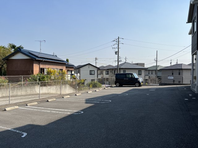 ヒル・高平の駐車場