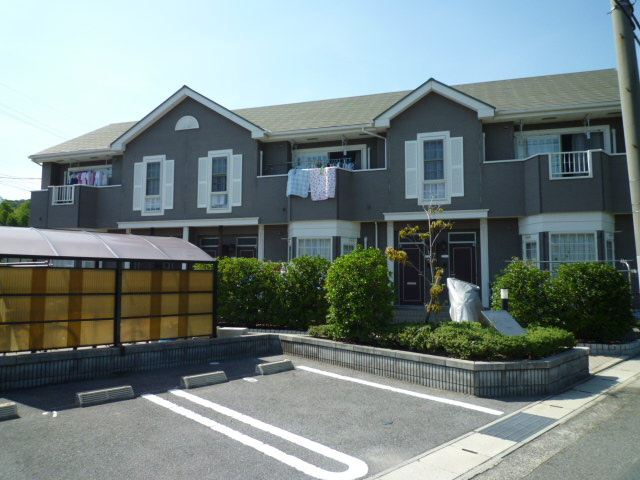 ミーテ・通生の駐車場