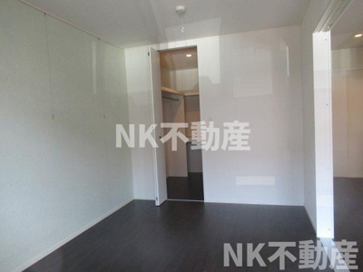 【寝室】 | サン・メゾンC棟（東花園賃貸） | 寝室にぴったりのお部屋です