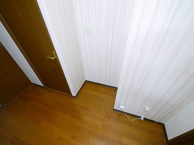 ミューム高円のキッチン|冷蔵庫置き場も確保。