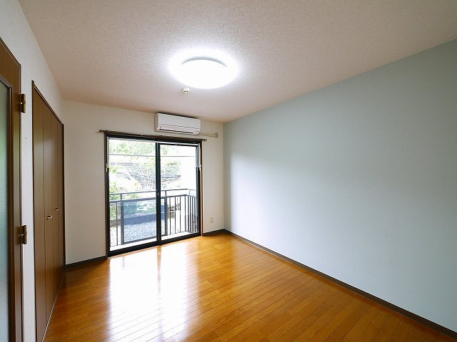 ミューム高円の洋室|広々とした洋室です